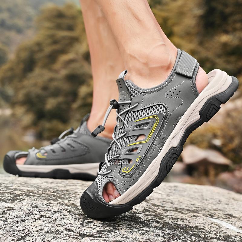 Sandals Men's Summer Leather Explosion Outdoor Sports Bag Head Beach Shoes Men Hollow Breathable Outside Wearing Casual Cool Slippers