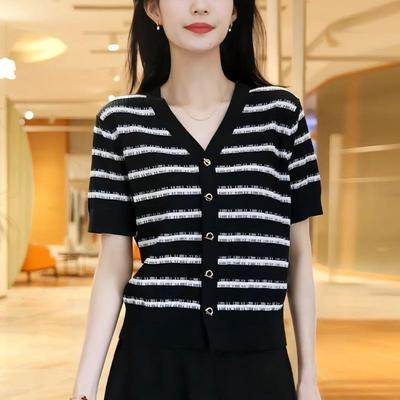 Kontrastfarbener gestreifter V-Ausschnitt Strickcardigan für Damen Sommer Neues V-Ausschnitt-T-Shirt Kurzärmelig Stilvolles Oberteil