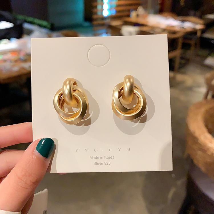Neue Metall-Kreis-Kettenohrringe Kreative Persönlichkeit Geometrie Frittierte Teigkringel Kreis-Ohrringe Großhandel