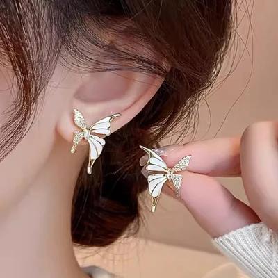 Huitan Elegant Butterfly Stud Earrings for Women Gorgeous Sweet Trendy Ear Piercing Accessories Fashion Chic Engagement Jewelry