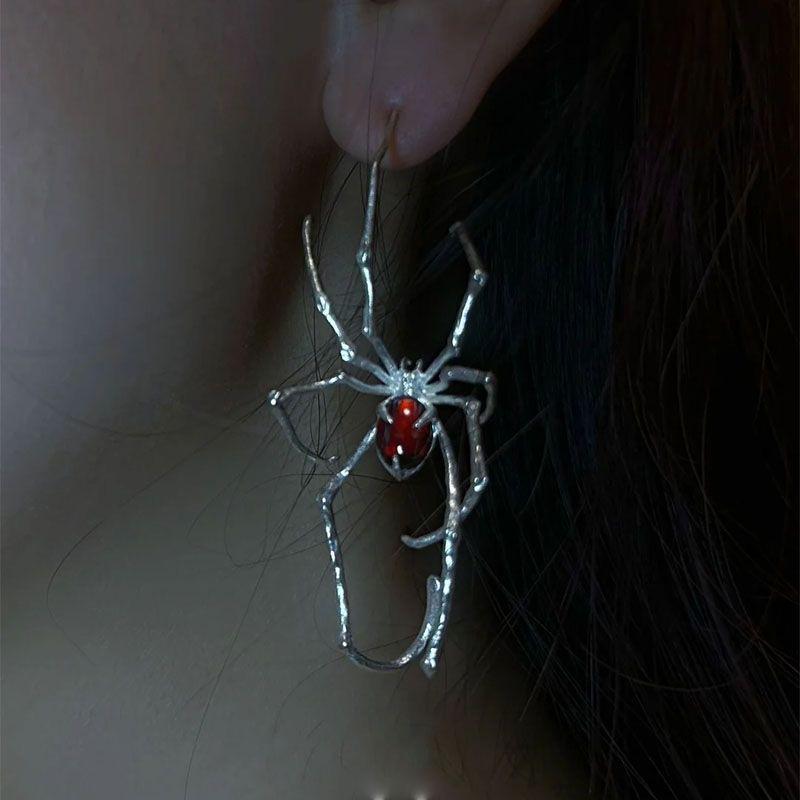 Gothic Dark Spider Crawl  Dangle Stud Piercing Ear Bone Clip For Unisex Halloween Party Accessories
