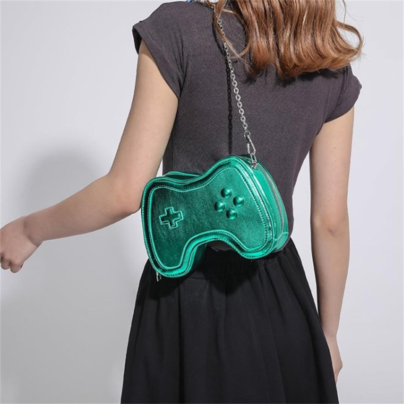 Модная сумка через плечо в форме геймпада — фото 8
