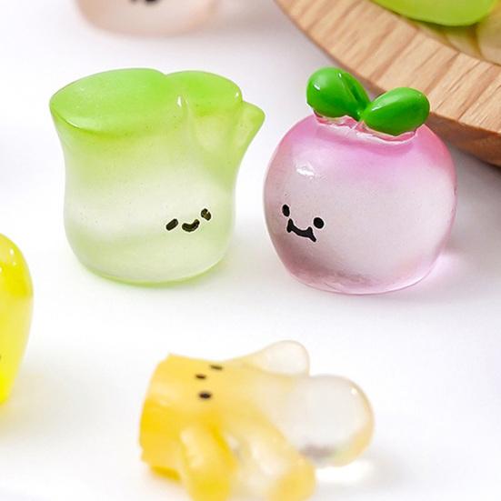 4Pcs Mini Resin Vegetable Figurines Cute Car Dashboard Decor, Adhesive Mounted Resin Car Interior Decorations for Women, Mini Dashboard Ornaments