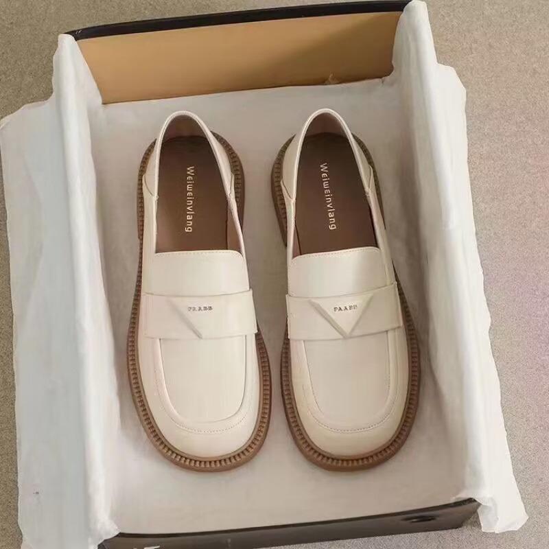 

Мода 2024 Лето Новые женские кожаные повседневные туфли Дышащие и удобные туфли Le Fu 43 белый