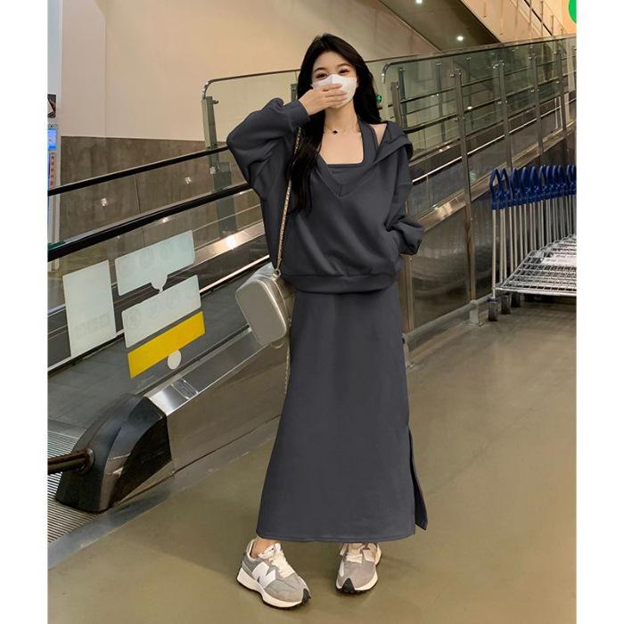 

Korean version of fashion suit skirt women s lazy style loose V-neck hooded sweater neck suspender dress two-piece set tide M серый