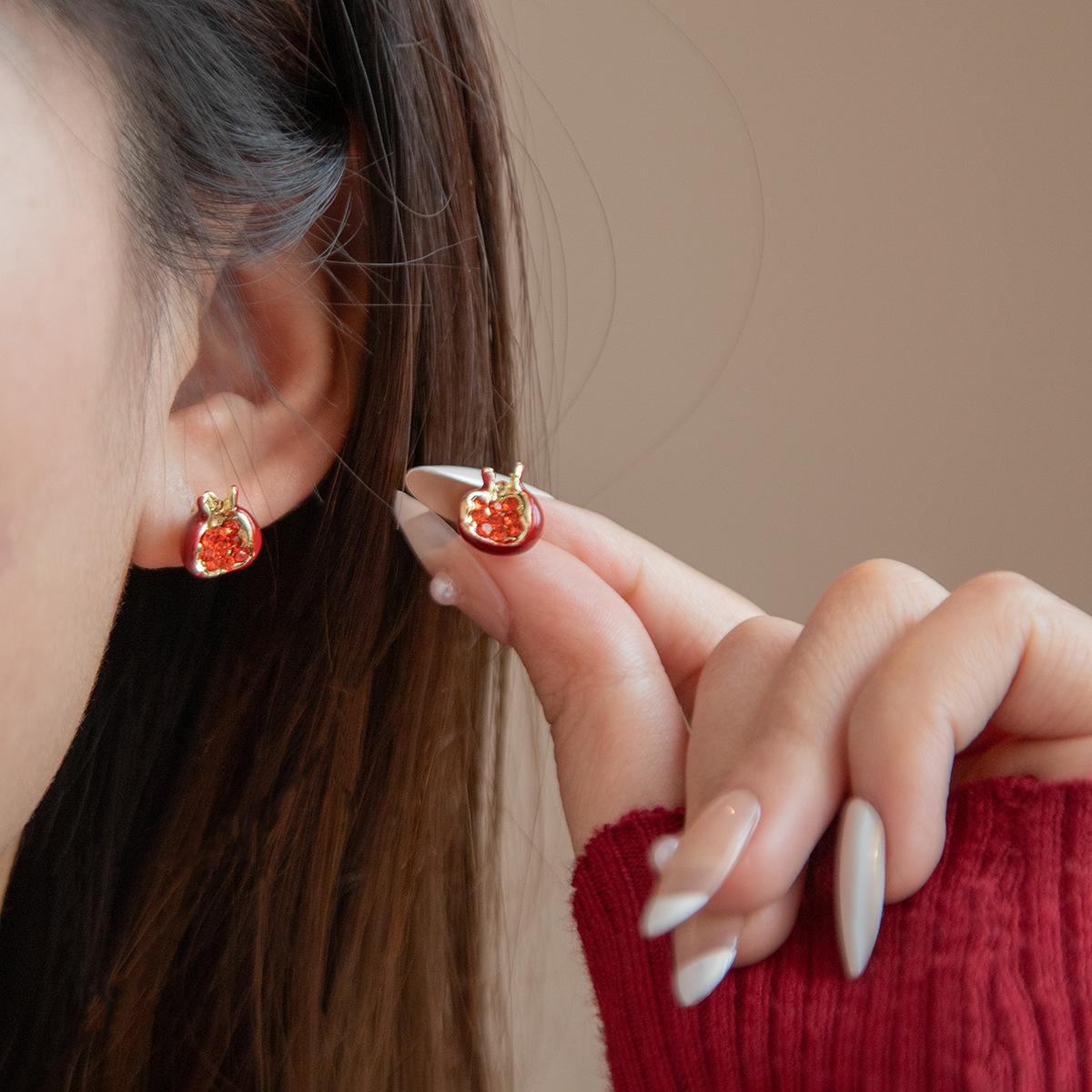 Ankara Red Pomegranate With Diamonds And Red Polka Dots Design Sense Exquisite Fashion Autumn And Winter Niche Temperament Stud Earrings