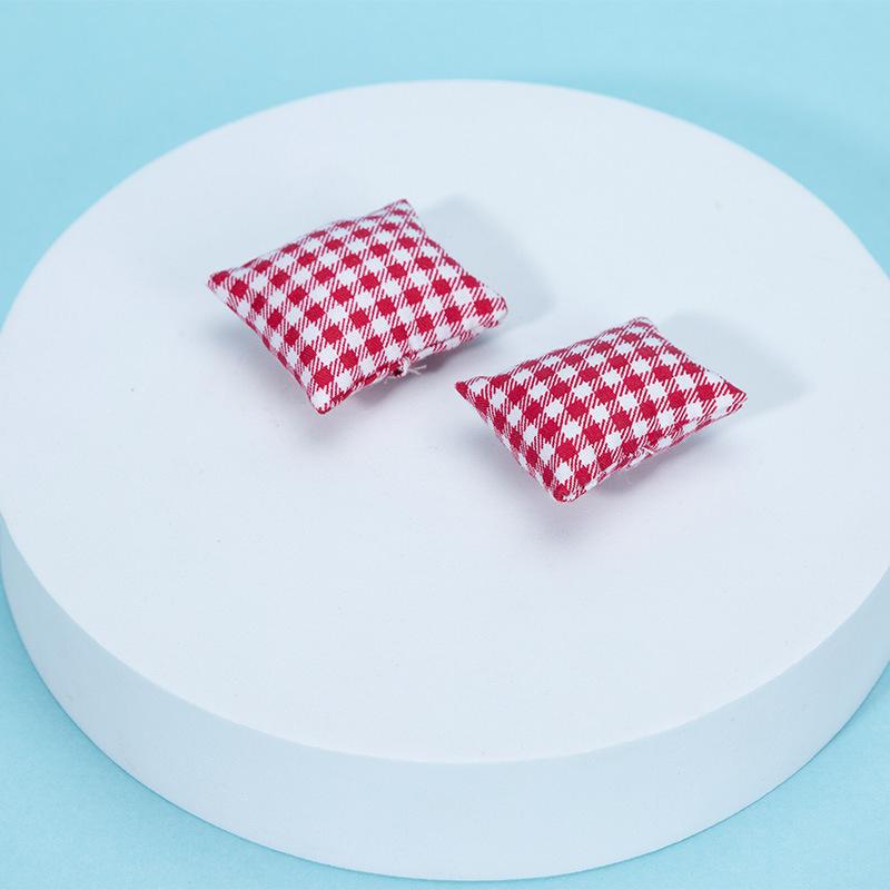 2Pcs 1:12 Dollhouse Mini Furniture Cloth Sofa Pillow Doll House Home Furnishings