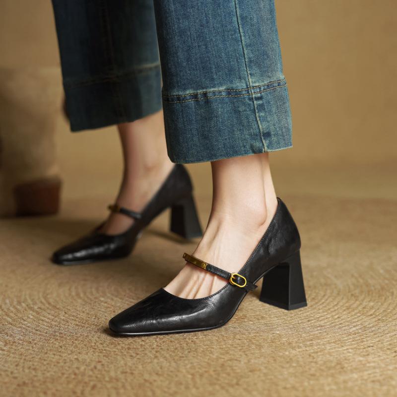 New Comfortable Leather Single Shoes Wear Small Leather Shoes In All Seasons Women's Headgear Feet Casual Solid Color Large Size Shoes Low Top Light 