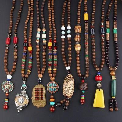 Pendentif Collier en Bois Ethnique Rétro Unisexe - Chaîne Longue Polyvalente pour Pull et Accessoire de Vêtement