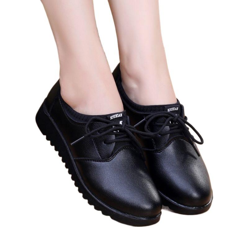 Spring and Autumn Round Head Work Shoes Women's Flat Bottom Thick Sole Non-slip Waterproof and Oil-proof Women's Shoes Restaurant Black Lea