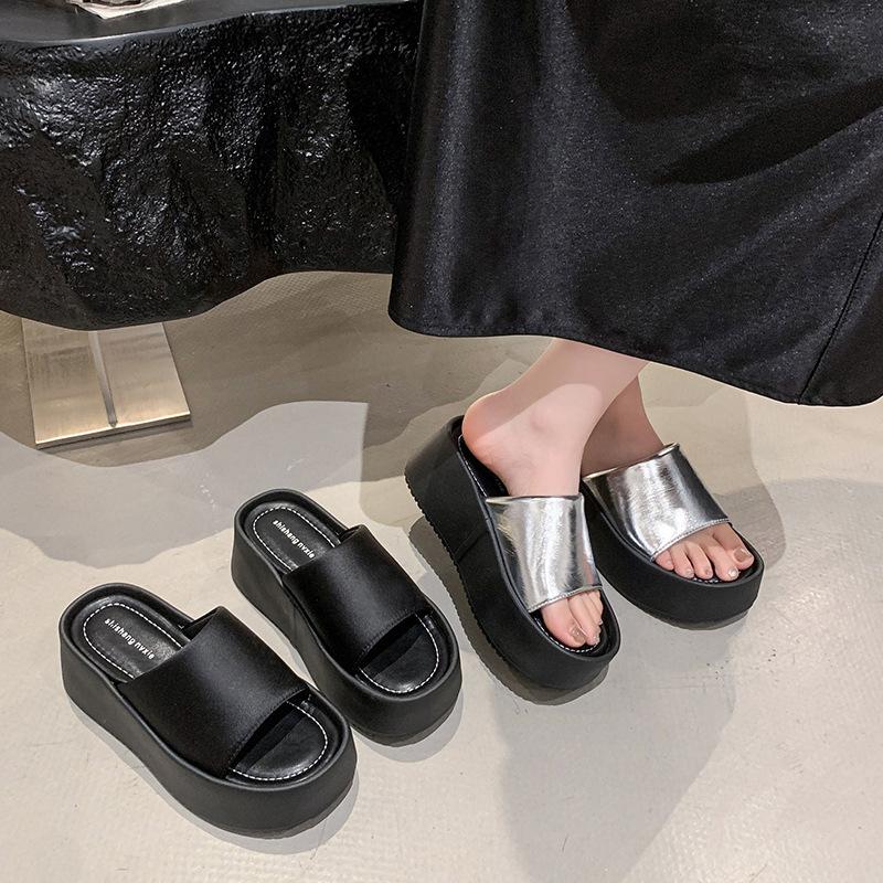Summer 2025 thick-soled outer wear casual new one-word heightening women's shoes slippers cool slippers women