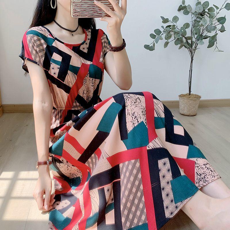 Свободное и обтягивающее хлопково-шелковое платье с короткими рукавами для летней — фото 16