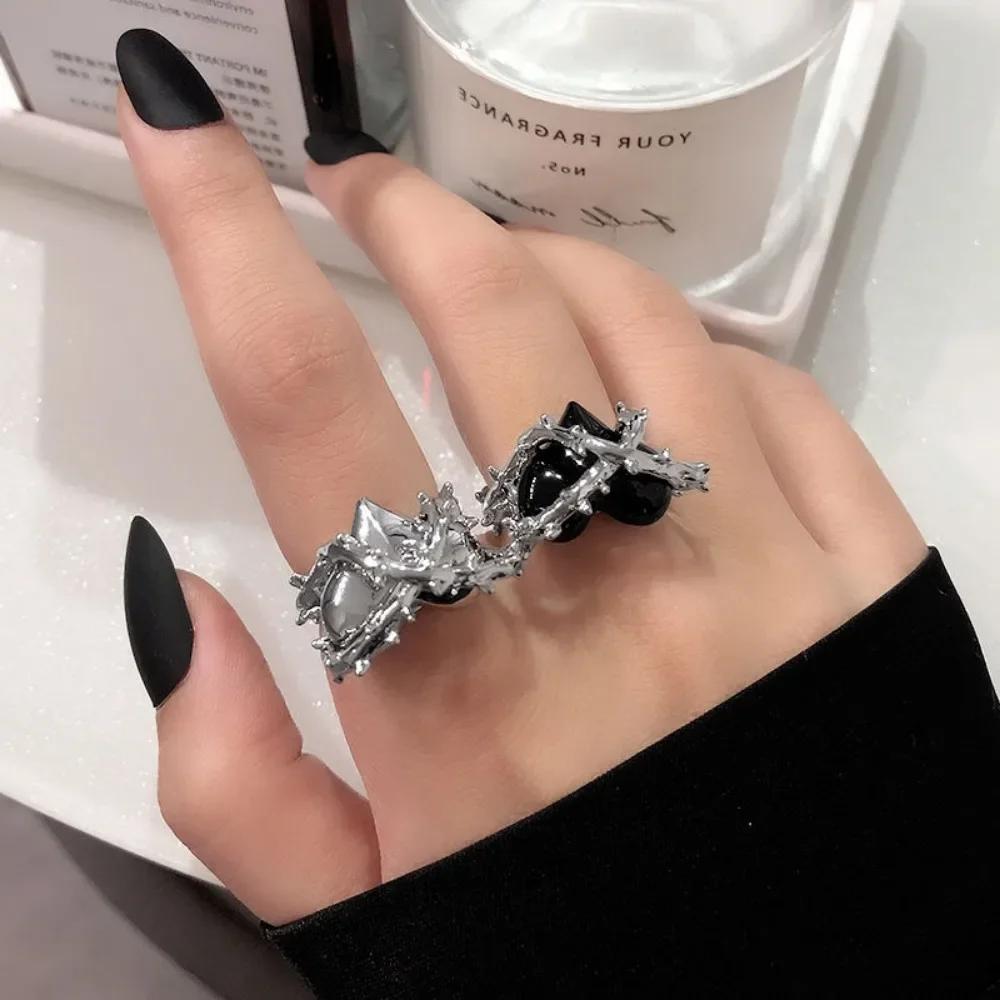 Vintage Black Spiked Heart Ring Women's Heart Irregular Couple Rings Gothic Halloween Punk Open End Rings StreetPartyAccessories