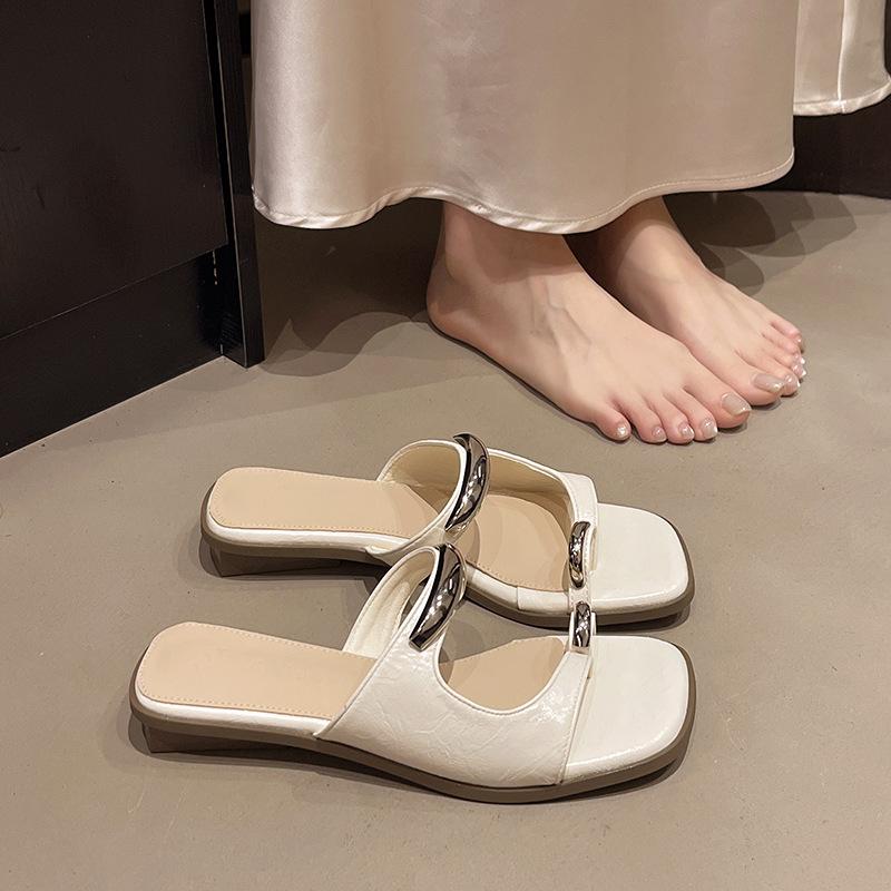 2025 summer temperament outer wear low heel versatile open-toed sandals women's fashion square head metal buckle toe beautiful slippers