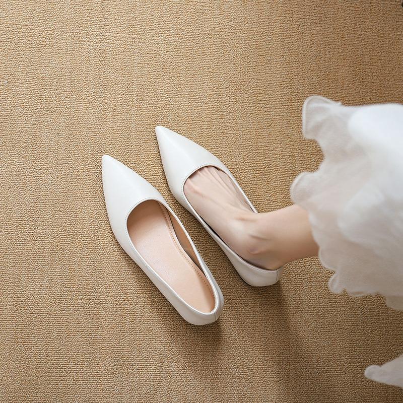 Summer new pointed head shallow mouth inner height increase ladyshoes women's gentle single shoes small size 33 commuter dating soft