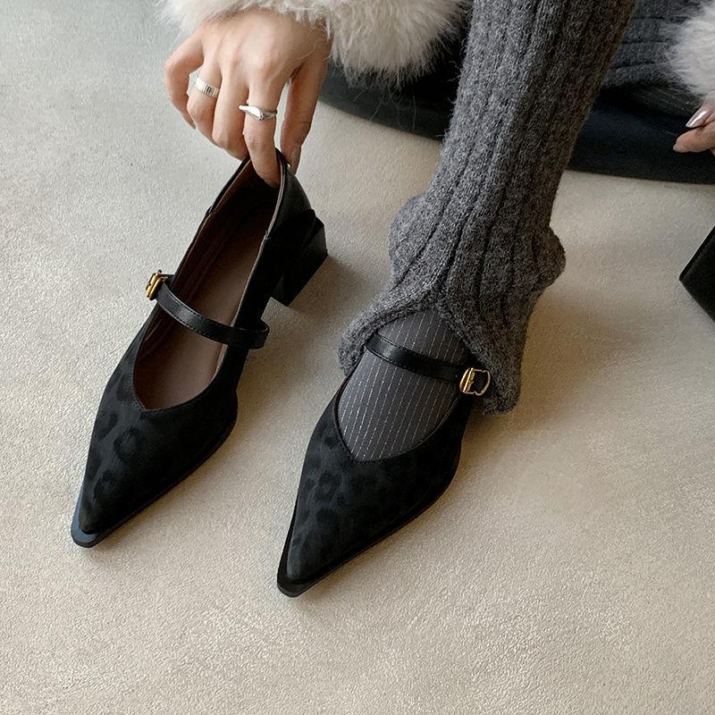 

Four seasons wear women s fashion single shoes pointed middle heel beef tendon soft sole large size square heel new casual leopard print single sho 40