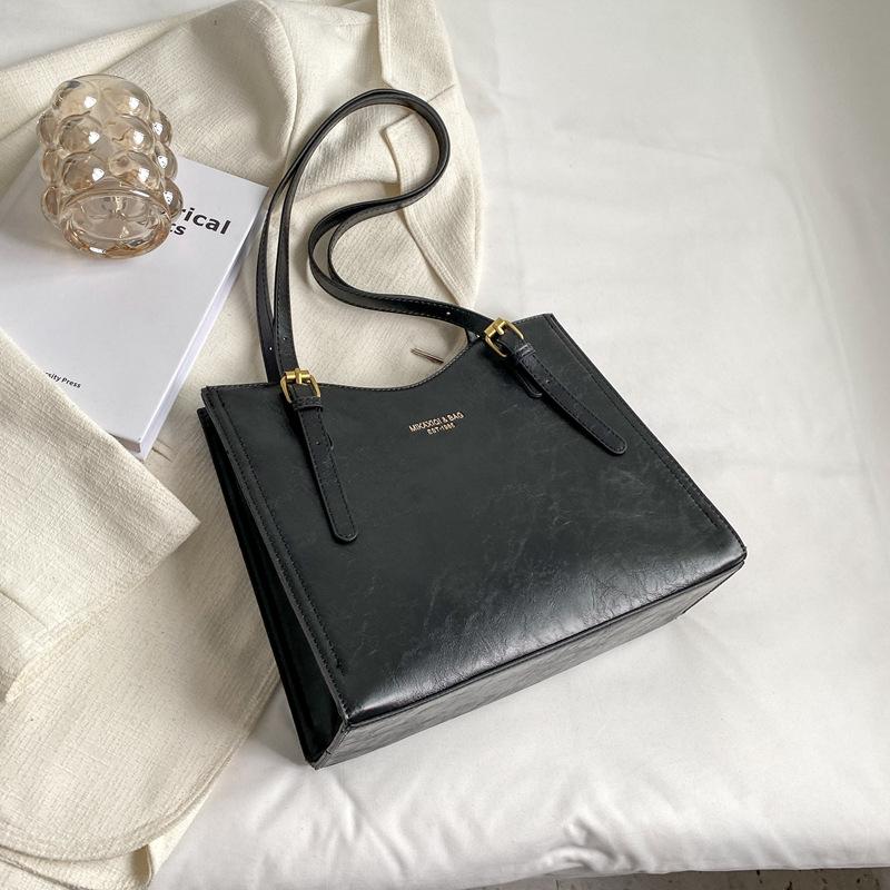 Large-capacity bag women's autumn and winter new retro versatile simple shoulder bag tote bag