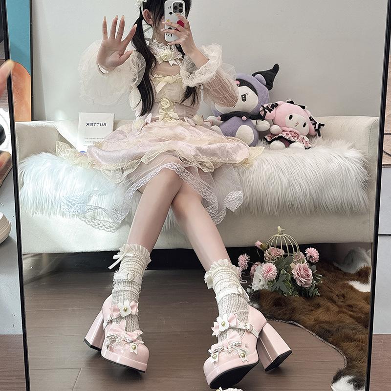 Lolita women's shoes bow shallow mouth Japanese Lolita shoes cute girl round head middle heel loli single shoes