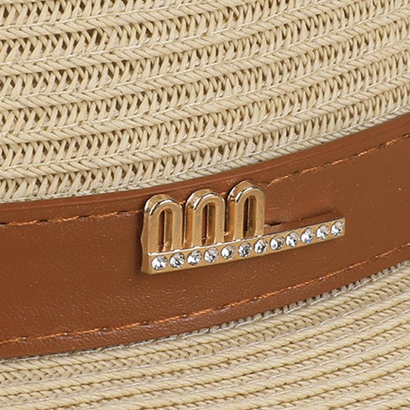 Summer beach trip sun hat for women with a high-end feel, straw woven large brim sun hat, French flat top grass hat