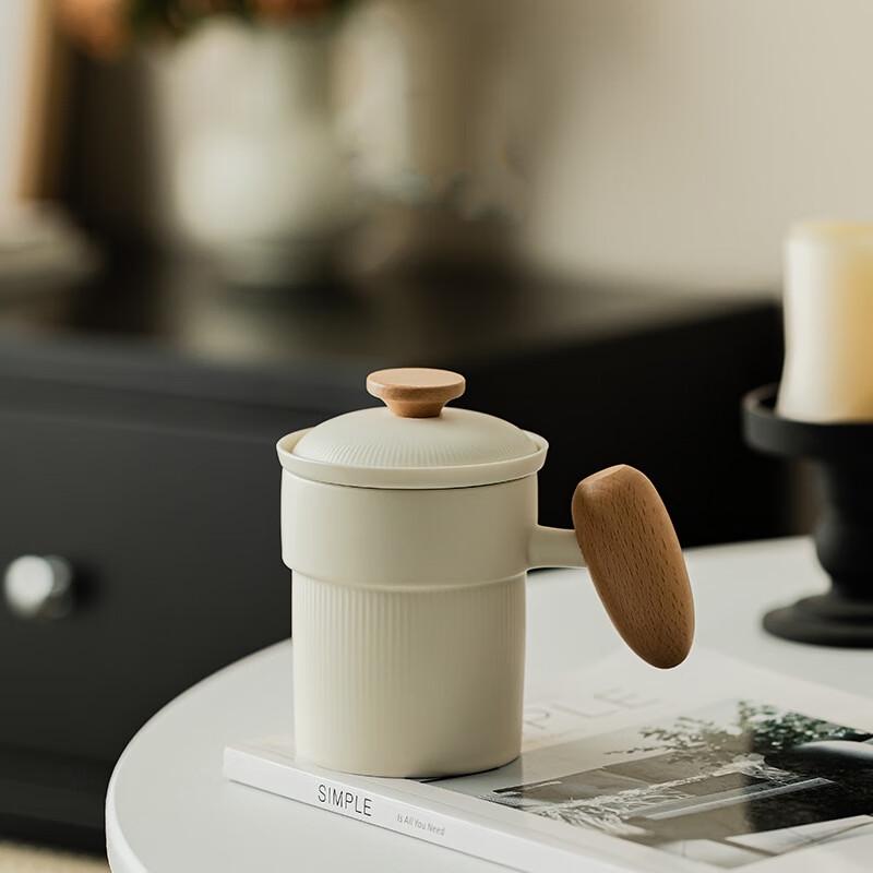 Qingyu Ceramic Tea Infuser Mug