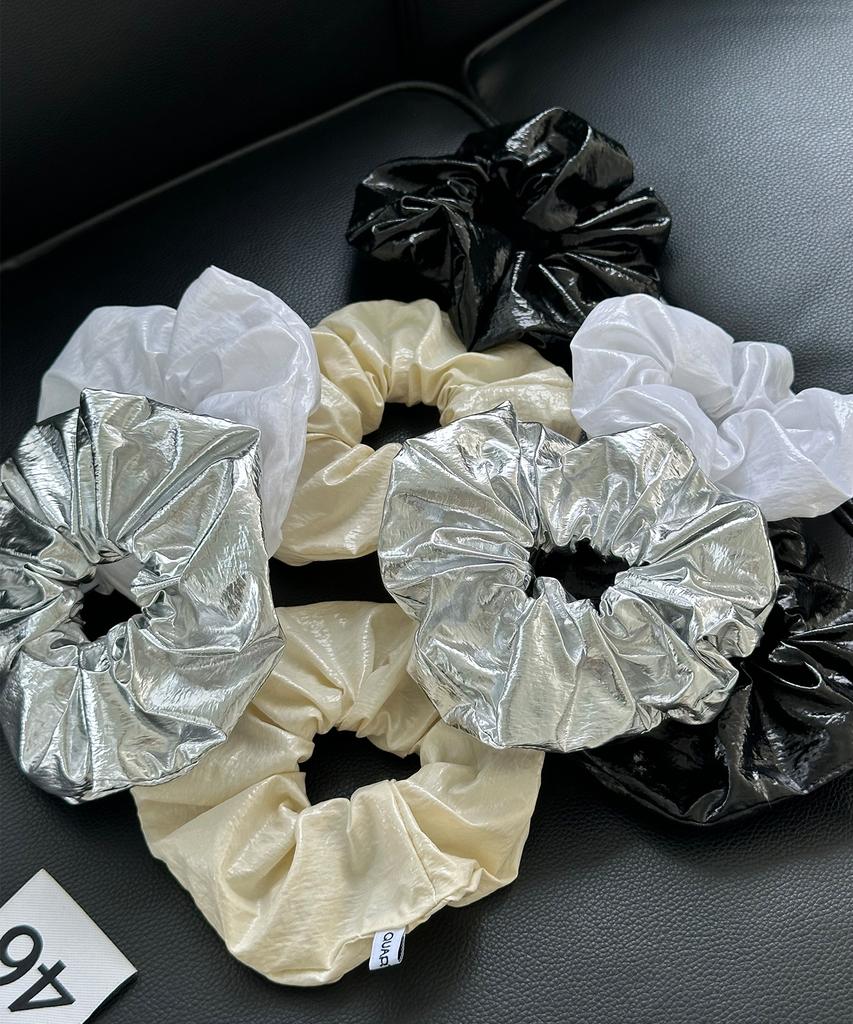 Quartevv Leather Scrunchie - 4 Colors