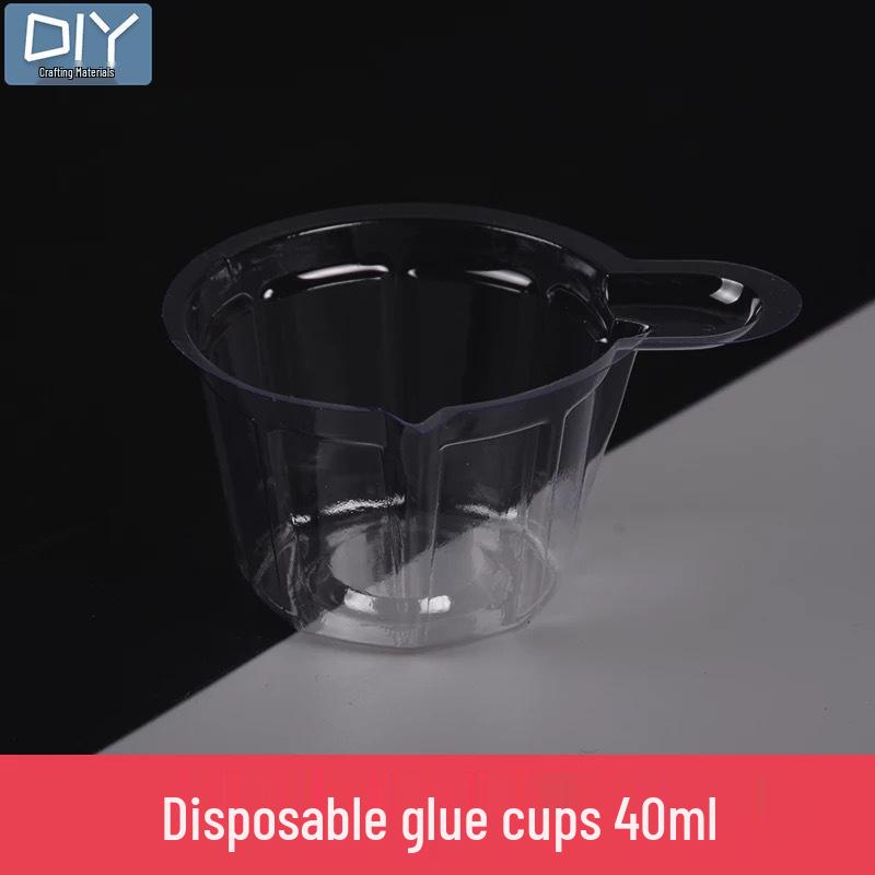 

Набор инструментов для эпоксидной смолы «Сделай сам» с перчатками, мерными стаканчиками, весами, пинцетом, пипеткой, наждачной бумагой, полиролью и пробойником.