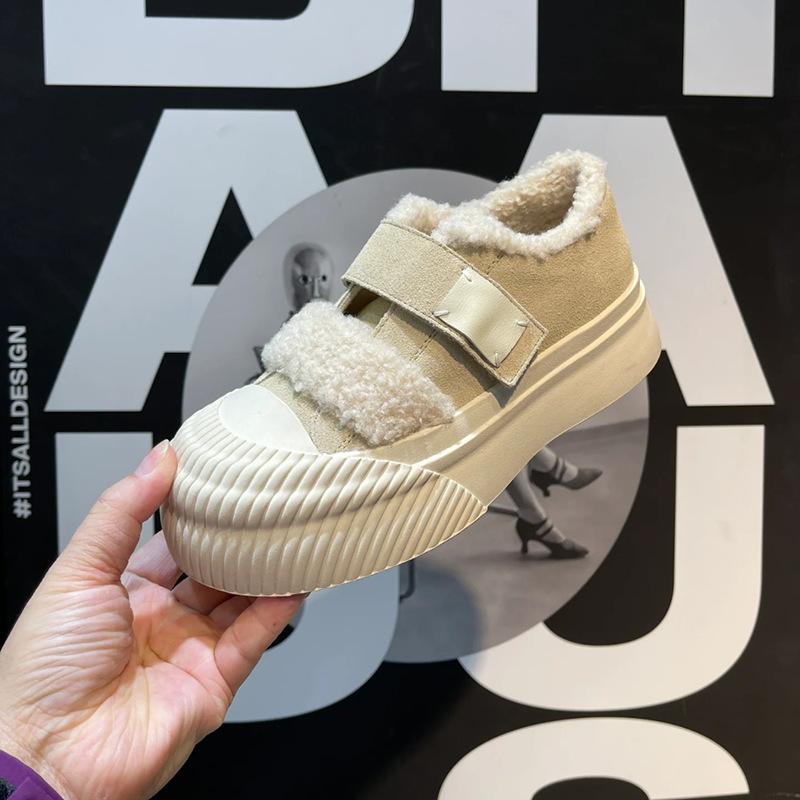 

Su Yinyin has the same style, soft and cute~ big round head Velcro biscuits platform casual shoes women s little white shoes board shoes autumn 35