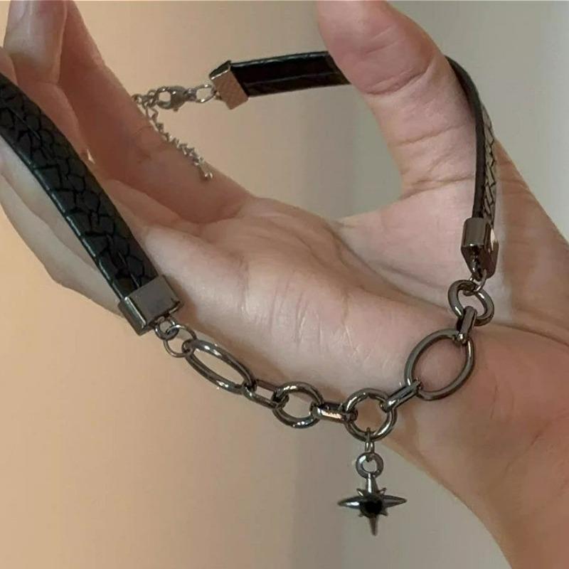 Collier Pendentif Étoile Noir Tendance Y2K pour Femmes Chokers en Cuir Charms Zircon Strass Vintage Punk Cool Bijoux Cadeaux