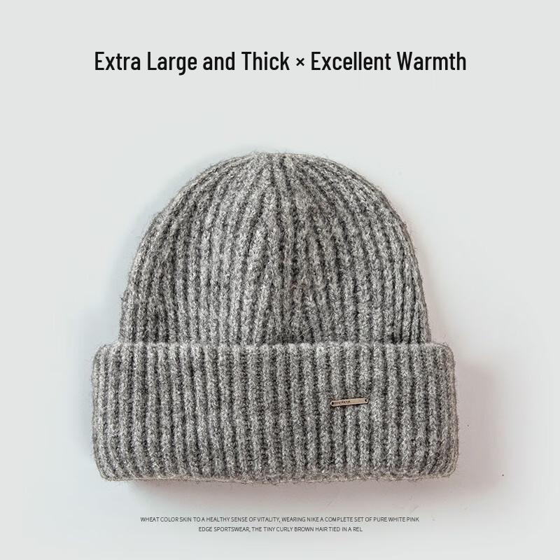 

Женская вязаная шапка-бини