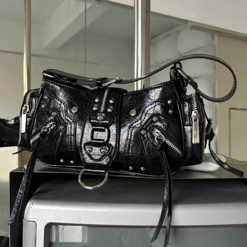 Fashionable Motorcycle Bag, Spicy Girl Style Commuting Armpit New High-end Single Shoulder Crossbody Bag