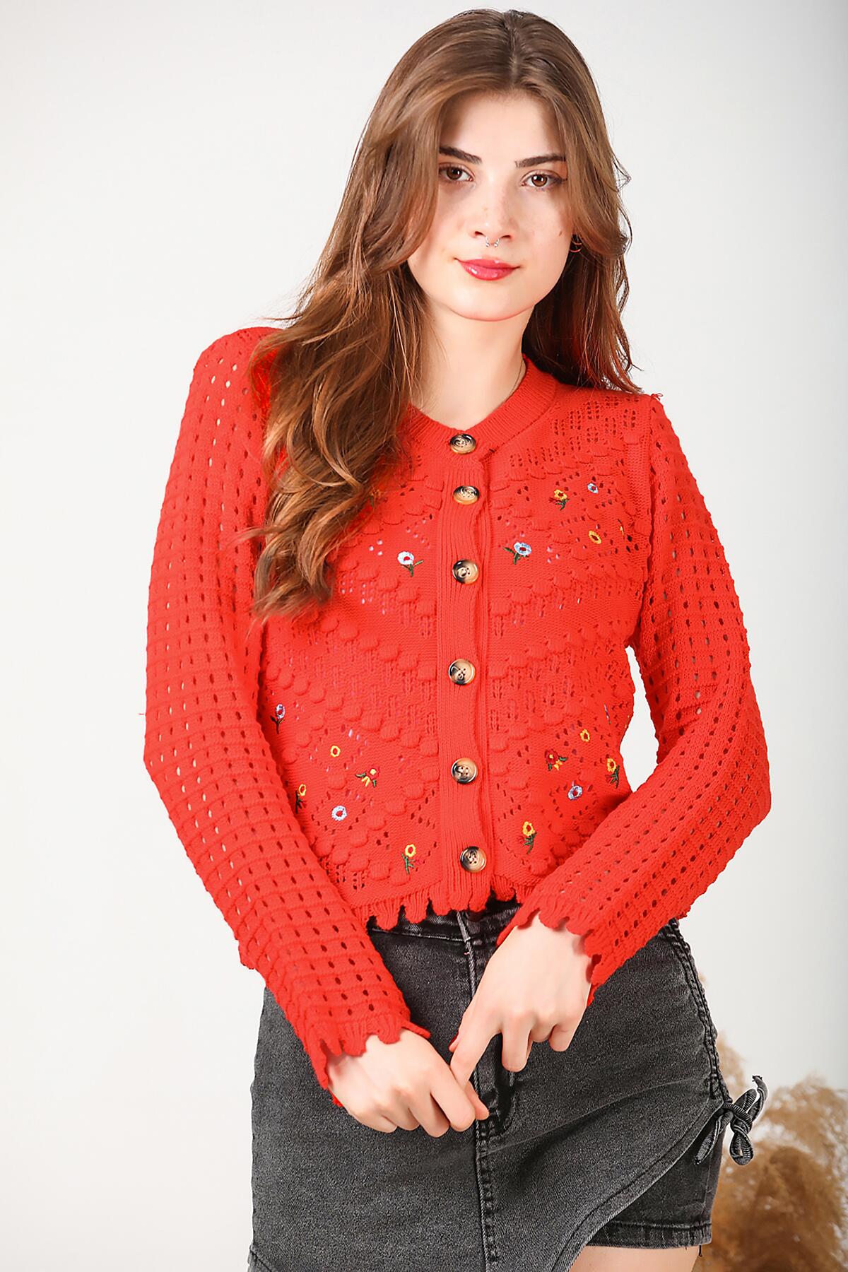 

Женский короткий кардиган на пуговицах с вышивкой STANDART оранжевый