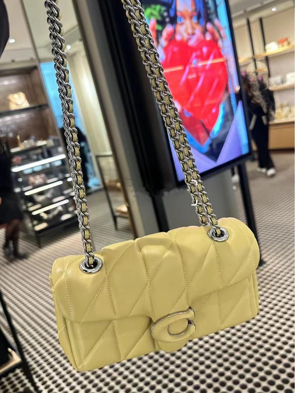 

Сумка через плечо из овчины с ромбовидным узором «Дионис» от Koujia s New Tabby26