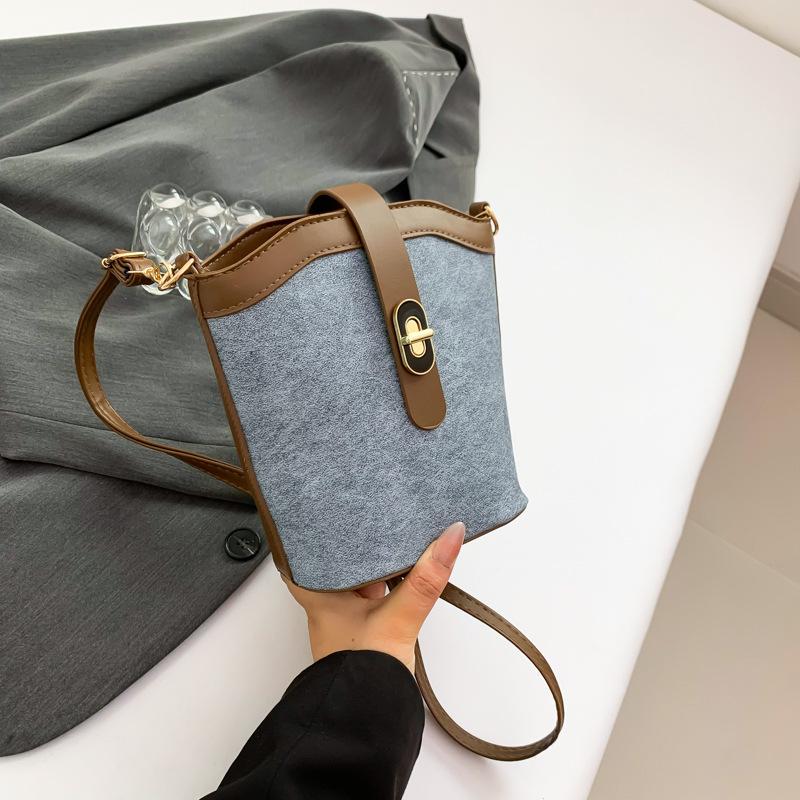 

Повсякденна ретро-сумка, жіноча нова літня модна ніша 2024 року, проста жіноча сумка-відро в стилі ретро синій