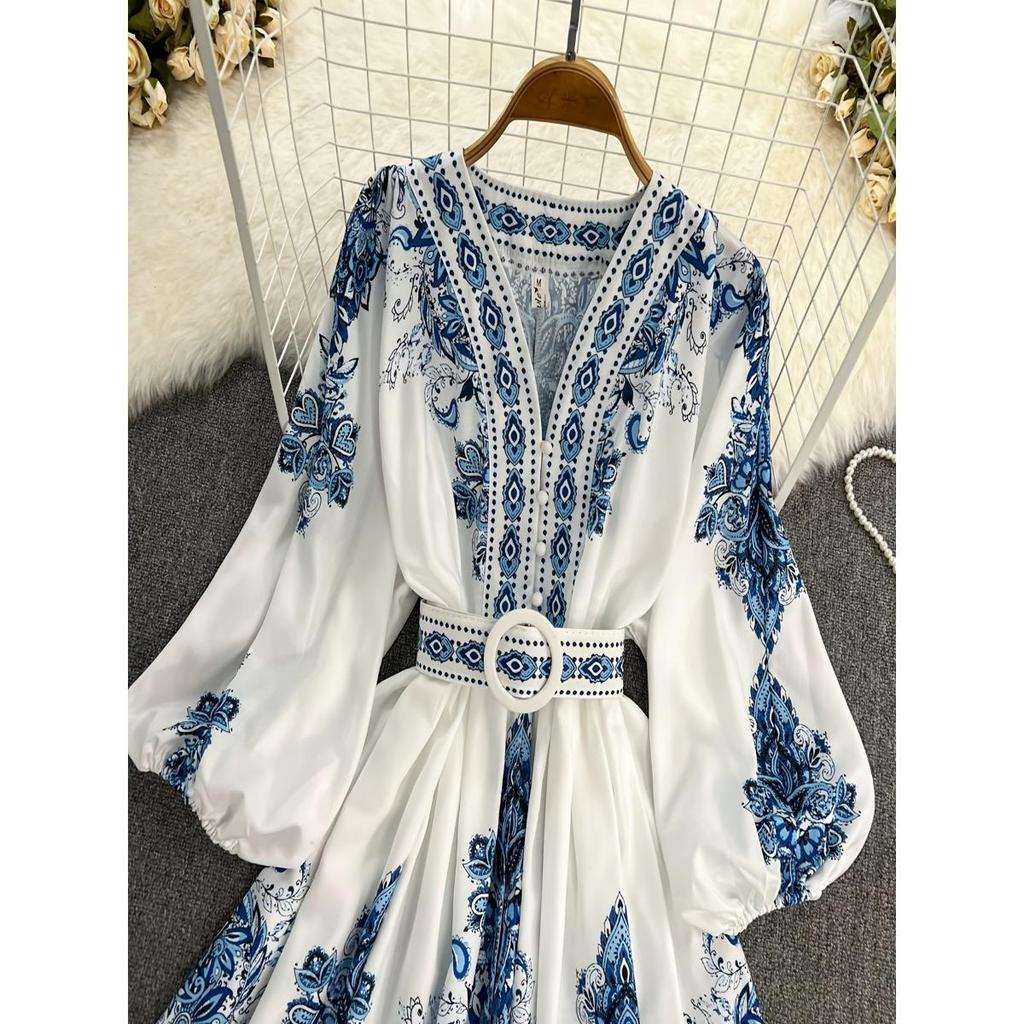 Vintage Court Style Floral Print V-neck Dress with Lantern Sleeves and Waistband, A-line, Long - Perfect for Spring/fall Ladies Fashion, Occasion Wear