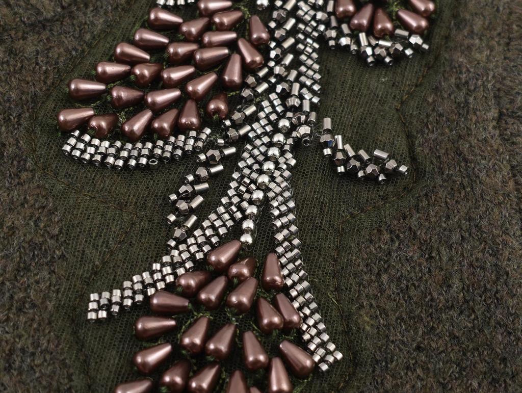 2026 Frühling Europäischer & Amerikanischer Stil Perlen-Strickjacke: Modisch, Einfach, Vielseitig Ankunft