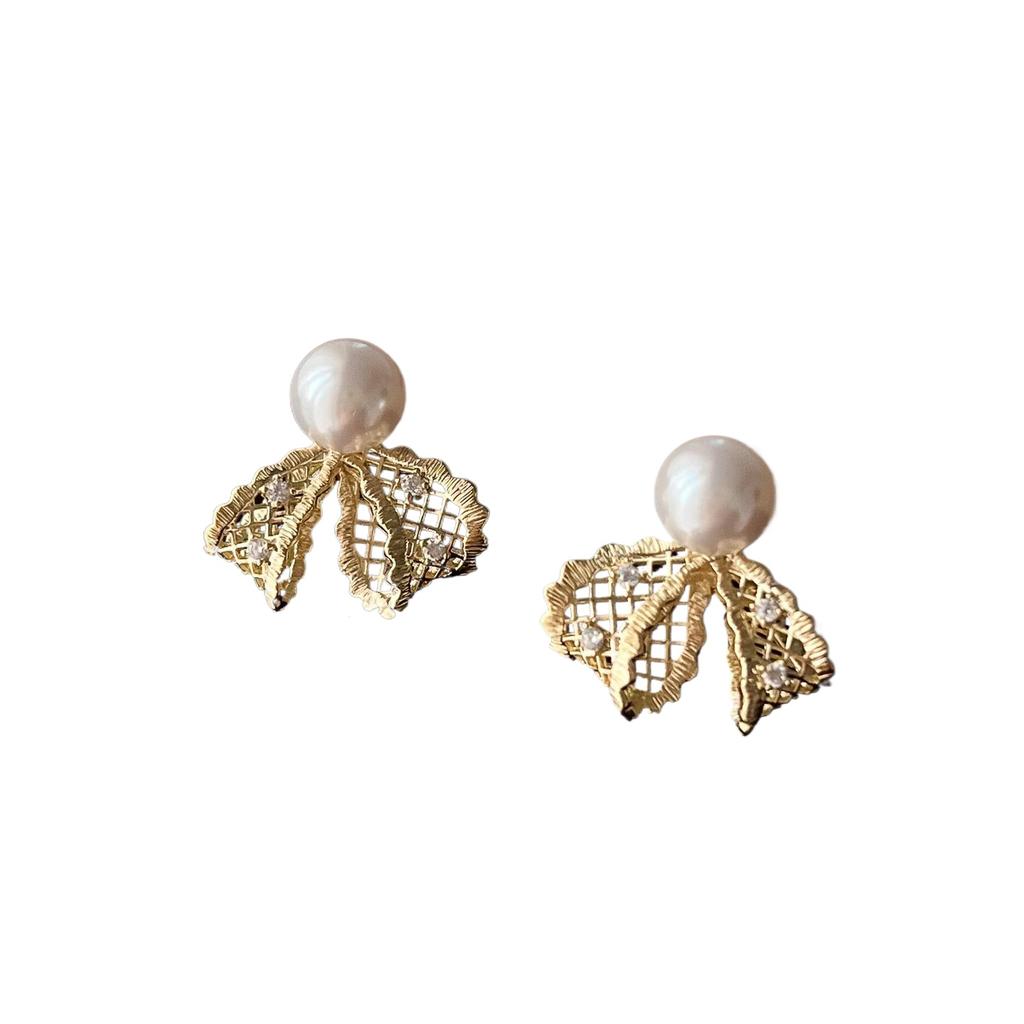 Light luxury and elegant lace ribbon hollow out bowknot pearl earrings for women unique high-end earings stud jewelry gifts