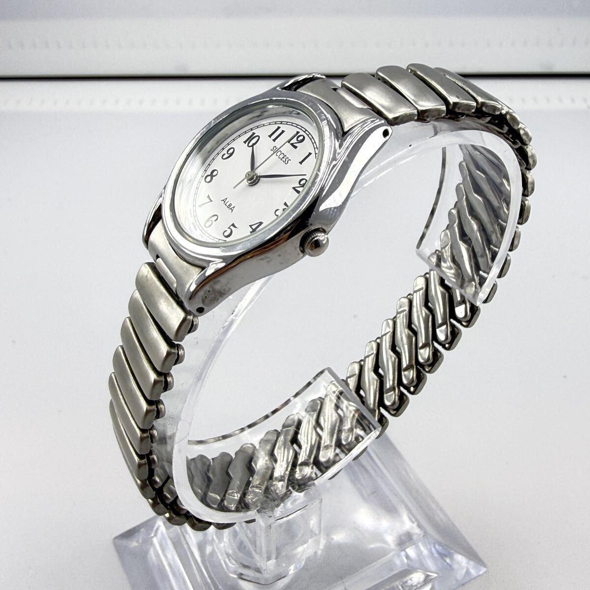 383 Alba Success V701-1L70 Ladies/Small White Dial Quartz Movement