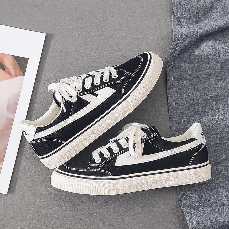 Pánské bílé tenisky Warrior: 2025 Trendové, Lehké, Prodyšné Skateboardové Boty pro Kluky a Páry