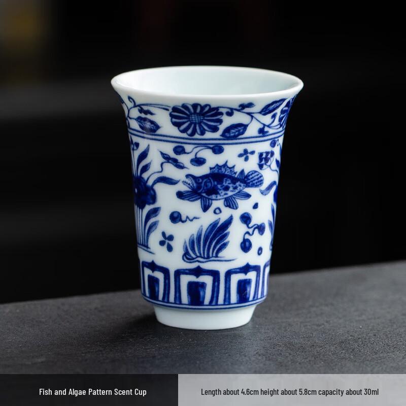 Мастер-чашка из сине-белого фарфора