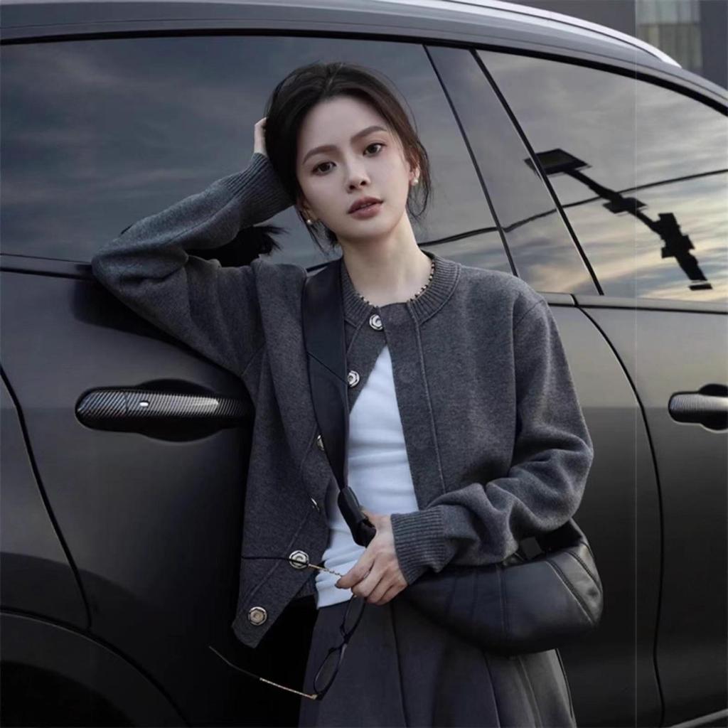 Women's Premium Gray Wool Cardigan: Short, Loose, Casual, Versatile Knitted Sweater, Perfect for Autumn and Winter.