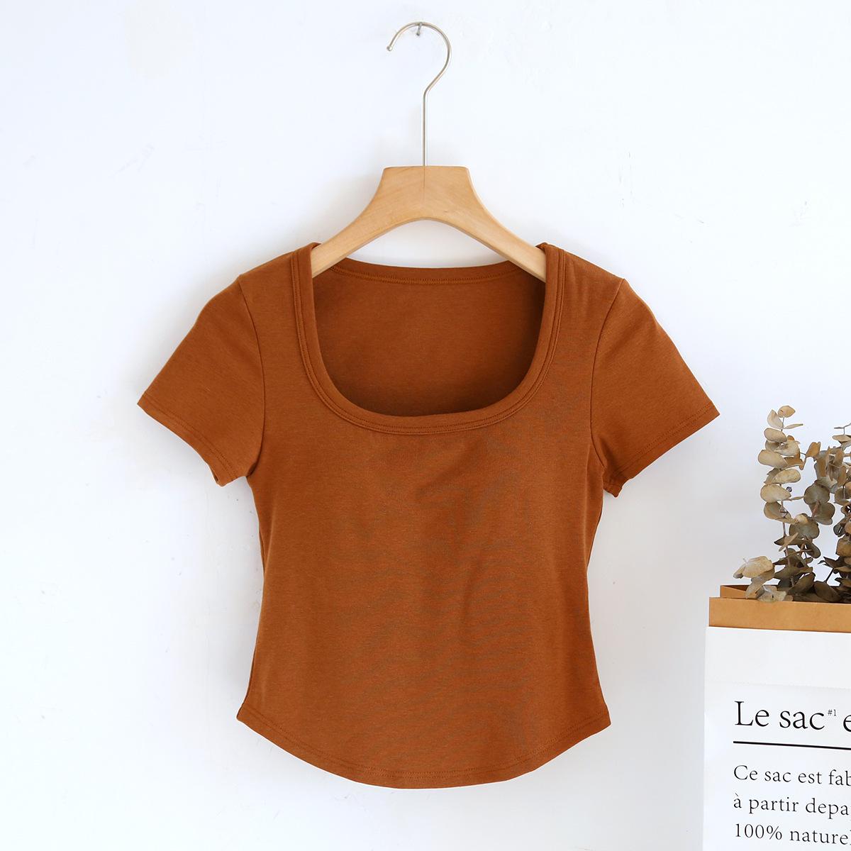 

Женская футболка с коротким рукавом, подкладкой под грудь, неровным подолом, квадратным воротником и лифом-бюстгальтером — идеальный вариант для лета. S