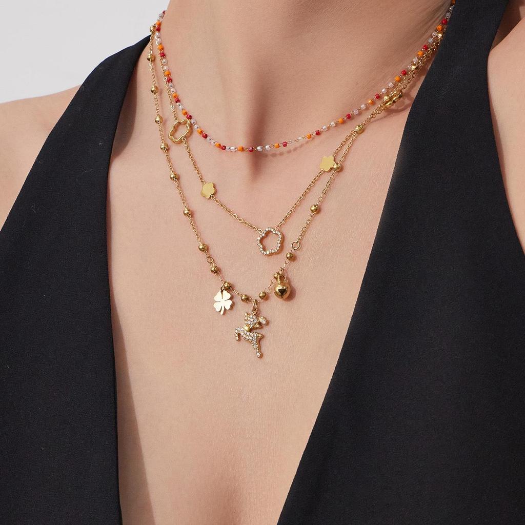 18 Karat Vergoldetes Edelstahl- und Naturstein-Perlen-Schmuckset mit Zirkonia-Blume