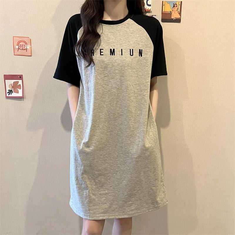 Casual style contrasting color splicing round neck T-shirt summer dress women's short-sleeved letter loose waist bell-shaped mid-skirt