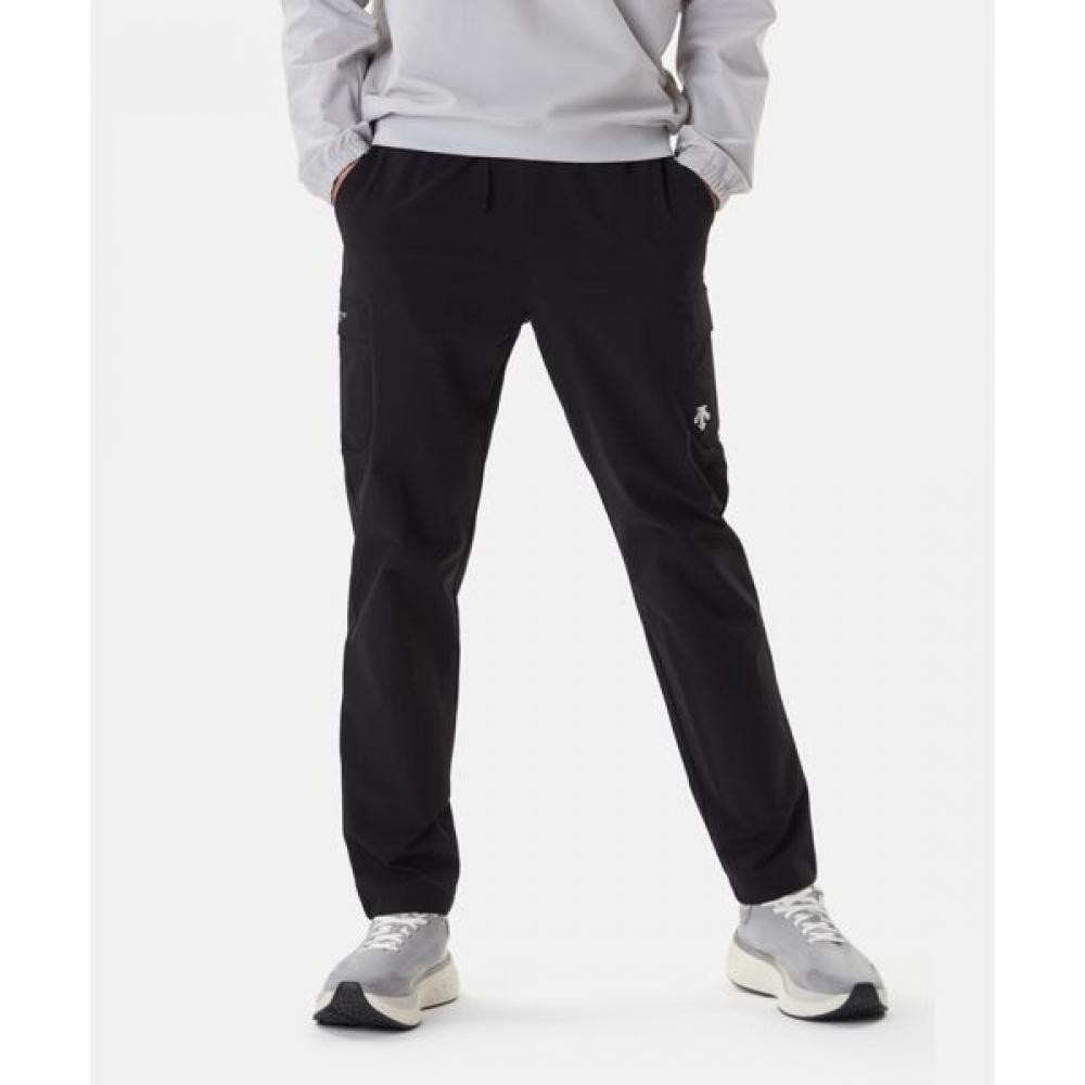 

Прямые брюки-карго Descente черного цвета BLK0BLACK/100