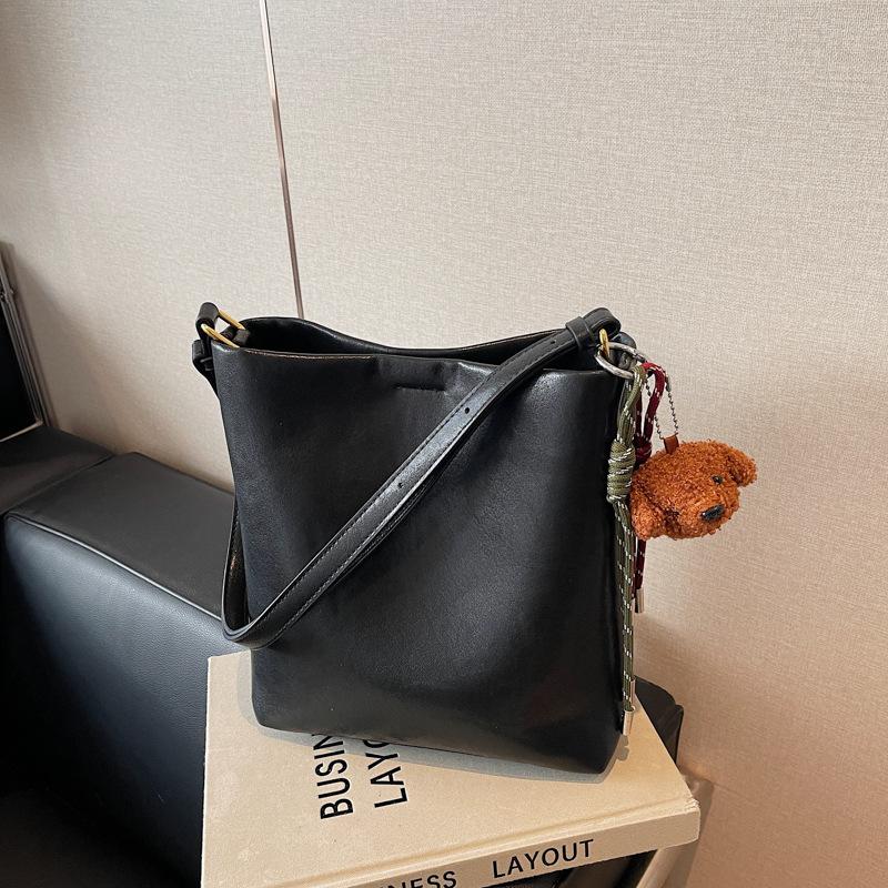 This Year's Popular Small Bag Women's Autumn and Winter Retro 2025 New Versatile Shoulder Messenger Bag Korean Version Bucket Bag