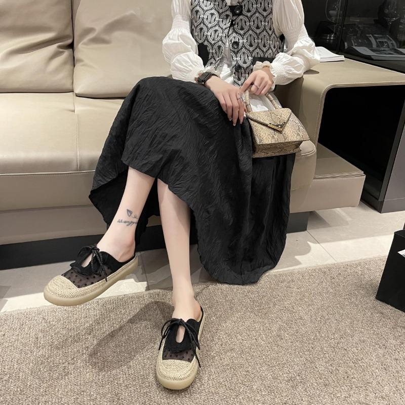 2026  Women's Summer Outdoor Sandals Flat Bottom Casual Style Woven Straw Half Slippers Fashionable Mesh Shoes