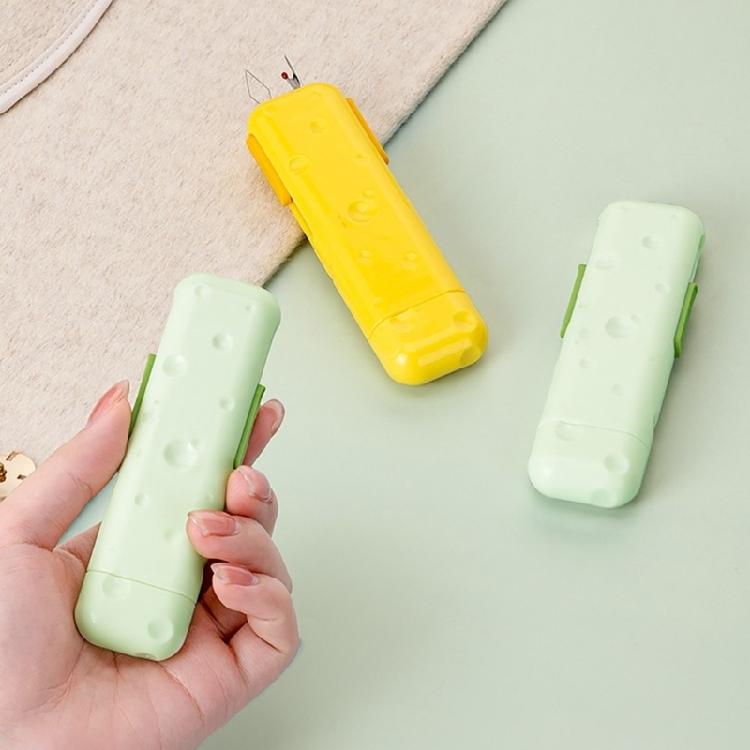 Multifunctional 3 In 1 Needle Threader Sewing Thread Remover Magnetic Pin Case Retractable Seam Unpicker and Threader