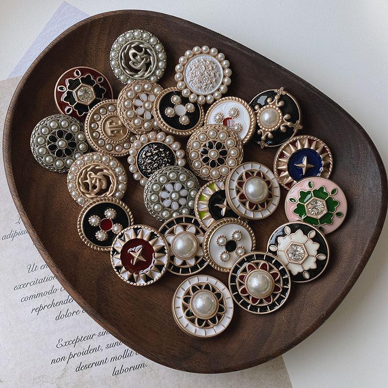 10pcs Luxurious Buttons 18mm Round Metal Shank Buttons Classic Beautiful Pattern Clothes Sewing Supplies