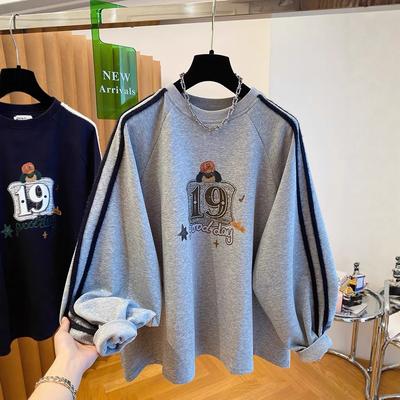 A Large-sized Retro Striped Round-neck Sweatshirt for Women In Autumn and Winter, Which Is Loose and Slimming with Fleece