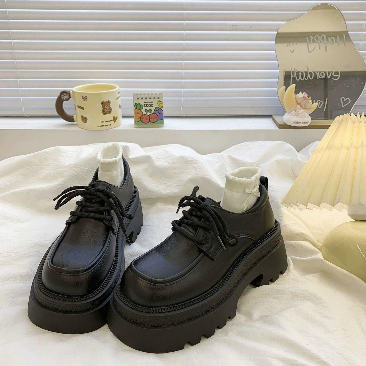 

2025 autumn new platform muffin small leather shoes women s retro British style versatile height increase Mary Jane single shoes 35